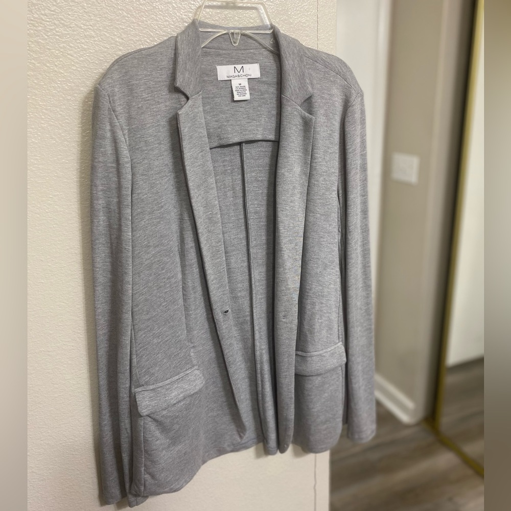 Magaschoni t-shirt blazer. Size Medium.